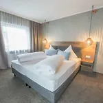 Lakeside Seefeld 4*