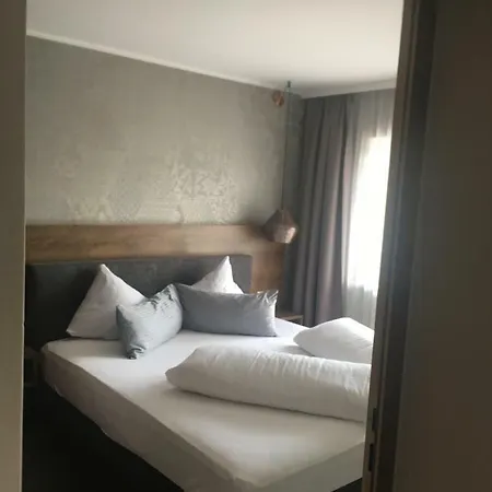アパートホテル Lakeside Seefeld ゼーフェルト・イン・チロル