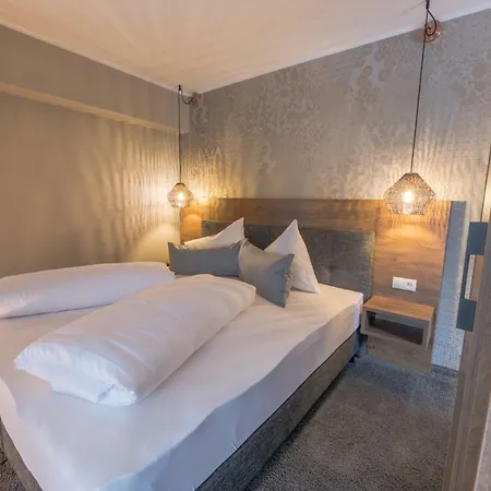 Aparthotel Lakeside Seefeld 4*